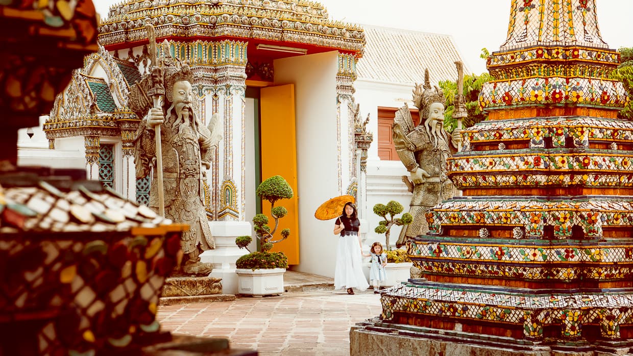 Big statues by a gate in Wat Pho.