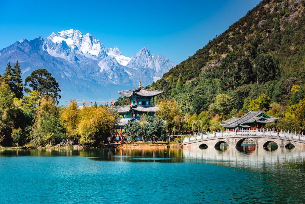 The Black Dragon Pool in Lijiang, China | Jake and Dannie